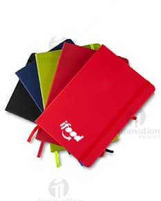 Moleskine de couro sintético 21x14 cm perfeito para tirar notas e organizar ideias. Design elegante e prático para seu dia a dia. Ideal para uso no trabalho, estudo ou como brinde corporativo. Garanta já o seu!