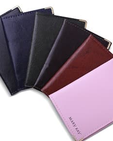 Porta documentos de couro elegante para organizar seus papéis com estilo e sofisticação. Perfeito para guardar seus documentos importantes com segurança. Com design vintage e espaço para dinheiro, cartões e notas, é o acessório ideal para o escritório ou reuniões de negócios. Não perca a oportunidade de adquirir este item de alta qualidade! Aproveite já!