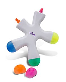 Marca texto - 09: Destaque-se de forma criativa e eficiente com o nosso marca texto! Feito de plástico resistente e com um design moderno, esse item é perfeito para te auxiliar no trabalho em equipe, na resolução de problemas e na conexão de ideias. Ideal para o escritório, estudos ou momentos de lazer, o marca texto - 09 é o seu aliado na busca por soluções e na estimulação da criatividade. Adquira já o seu e dê um toque especial aos seus projetos!