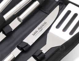 Kit churrasco de qualidade profissional com 26 peças. Perfeito para seu próximo churrasco em família ou entre amigos.