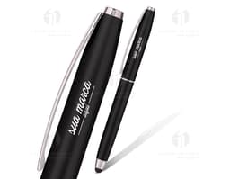 Caneta plástica com touch - 09: Escreva com estilo e precisão utilizando esta caneta versátil e moderna. Perfeita para uso no