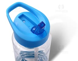 Squeeze Plástico 700ml - Mantenha-se hidratado com nosso squeeze plástico de 700ml! Ideal para levar sua bebida favorita para