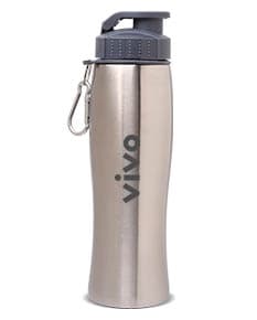 Squeeze de Metal 750ml - Ideal para manter-se hidratado durante todo o dia. Leve, resistente e com design moderno, perfeito para sua rotina de cuidados. Garanta o seu! #SqueezeMetal #750ml #Hidratação