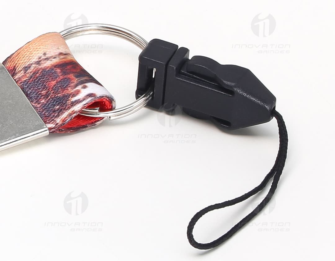 Cordão para Pen Drive 85cm x 2,5cm - Mantenha seu pen drive sempre à mão com esse prático cordão preto de 85cm. Ideal para