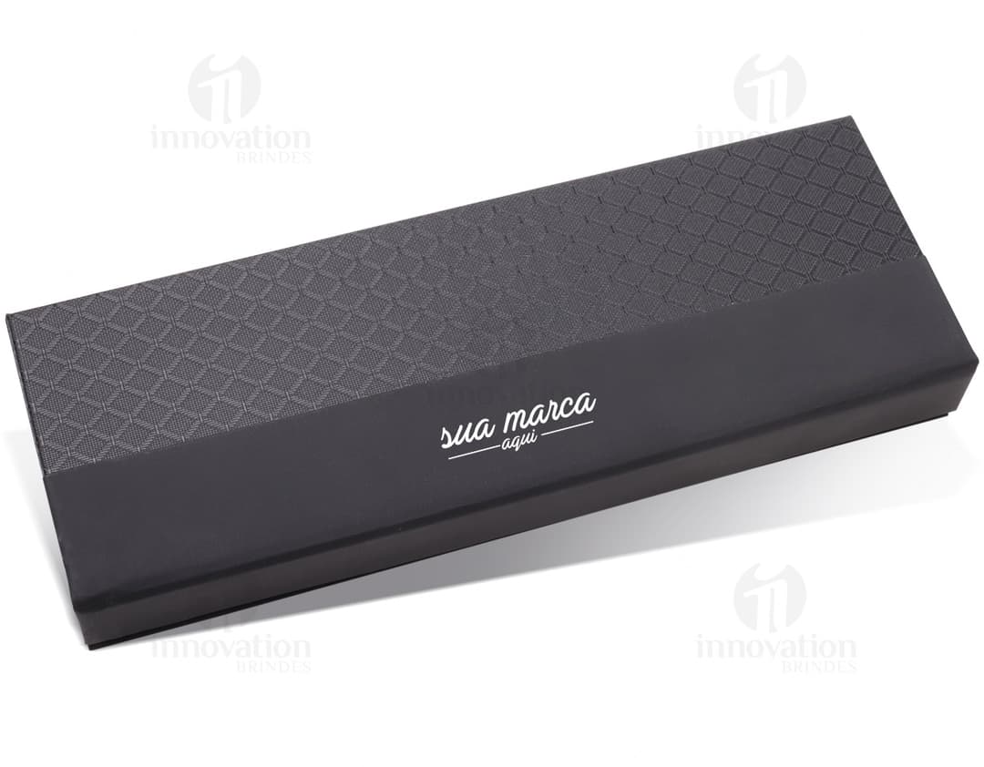 Caixa de papelão preto para armazenamento de dispositivos eletrônicos. Ideal para manter seus equipamentos digitais