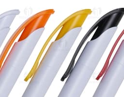 Caneta plástica prateada de design moderno, perfeita para uso no escritório, escola ou em casa. Feita de metal e plástico