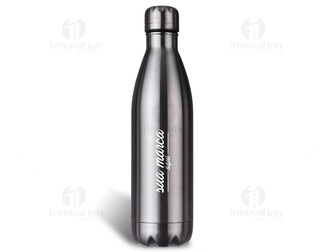 Water Bottle 780ml - Keep your favorite beverages at the ideal temperature with this high-quality thermal water bottle.