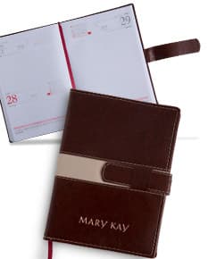 Agenda 2022 em couro marrom vazio para planejamento financeiro e organização pessoal. Design vintage e textura retro, perfeita para escrita e armazenamento de notas. Ideal para presentear ou uso profissional. Compre já!