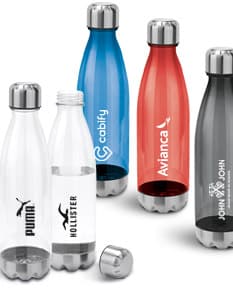 Squeeze plástico 700ml: mantenha-se hidratado com estilo! Ideal para água, sucos ou até mesmo vodka, este squeeze transparente é perfeito para levar para o trabalho, academia ou passeios. Prático, seguro e reutilizável, é a escolha ideal para quem busca saúde e sustentabilidade. Adquira já o seu!