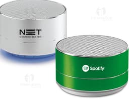 Caja de sonido moderna en aluminio con diseño elegante y brillante. Perfecta para su escritorio, ofreciendo calidad de sonido