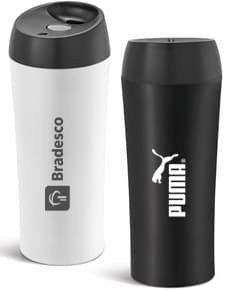 Bicchiere da viaggio in acciaio inox 470ml, ideale per mantenere le tue bevande sempre alla temperatura desiderata. Design elegante e durevole, perfetto per accompagnarti ovunque. Rimani idratato con stile! Acquista subito il tuo.