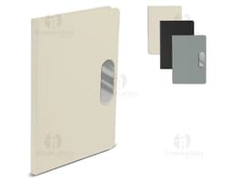 Caderno em PU com placa em metal, objeto digital com design moderno e espaço vazio para etiqueta. Aparece em um ambiente de