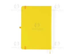 Foto eines matten Notizbuchs mit Linie, in modernem und leerem Design. Das Objekt hat einen Metallknopf und einen