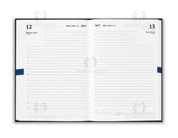 Notebook preto aberto, com teclado e tela exibindo ícones e botões. Ao lado, uma agenda A5 com capa dura em PU, destacando-se
