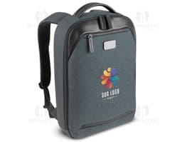 Mochila Premium para notebook em couro preto com fecho de metal, alça de transporte e compartimento interno para equipamentos