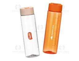 Garrafa plástica amarela de 500ml contendo líquido transparente, objeto de cuidados de higiene e saúde.