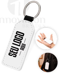 Chaveiro de couro sintético com detalhes em metal, design moderno e elegante. Ideal para proteger suas chaves com segurança e estilo.