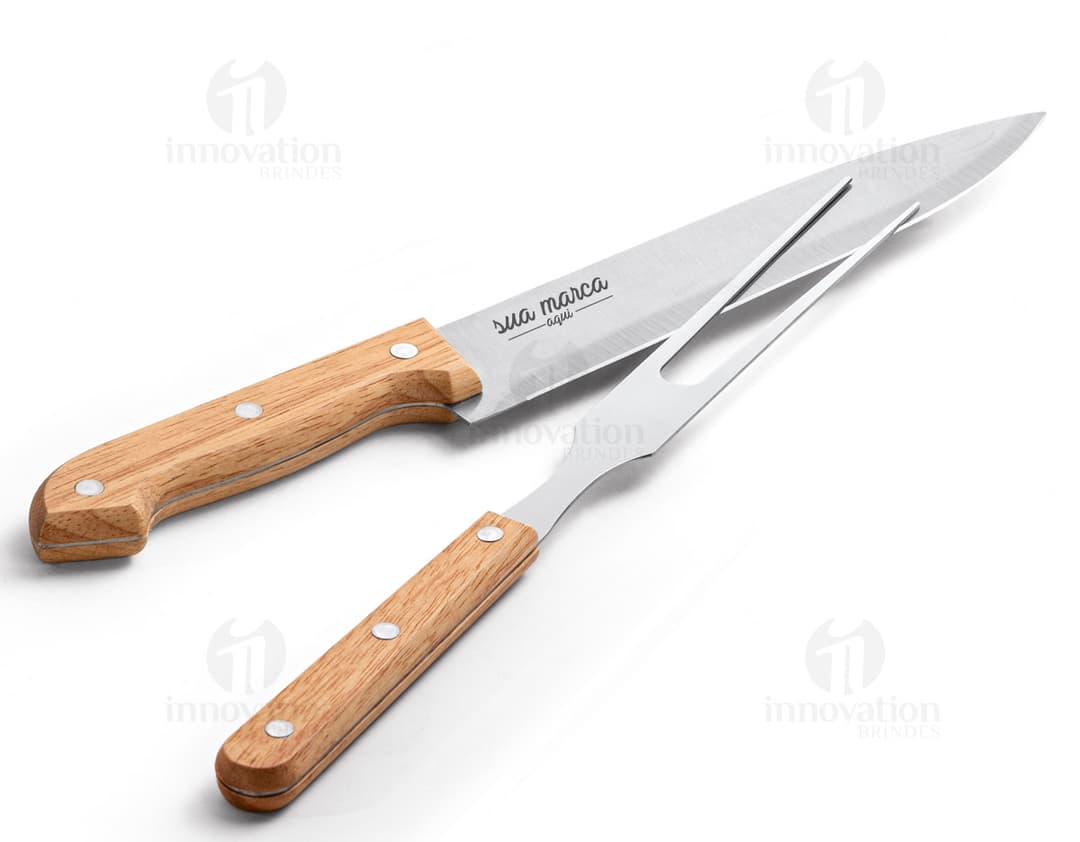 Kit Churrasco de Aço Inoxidável - Ideal para cortar carnes, legumes e muito mais! Este conjunto de facas e utensílios é