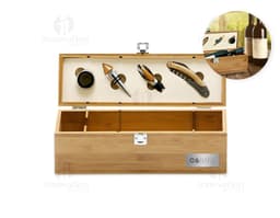 Kit de vino en bambú y zinc que contiene 5 piezas, incluyendo abridor, cortador de lacre, termómetro, tapa y anillo.