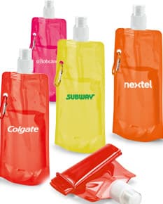 Squeeze dobrável de 460ml - Mantenha-se sempre hidratado com praticidade e estilo. Ideal para levar na bolsa, academia ou trabalho. Feito em plástico resistente, fácil de limpar e utilizar. Perfeito para se manter saudável e hidratado em qualquer lugar. Adquira o seu agora!