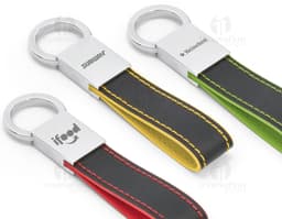 Chaveiro de metal elegante e seguro com acabamento cromado. Ideal para manter suas chaves organizadas com estilo e