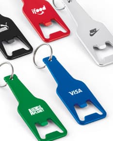 Chaveiro com abridor de metal cromado, símbolo de segurança e praticidade. Perfeito para manter suas chaves organizadas e sempre à mão. Ideal para uso pessoal ou como brinde promocional para empresas. Garanta já o seu!