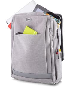 Mochila para Notebook - Perfeita para viagens de negócios e reuniões, esta mochila em couro de alta qualidade oferece espaço de armazenamento ideal para seu laptop. Design moderno e elegante, alça de ombro ajustável e fechos em metal. Garanta já a sua!
