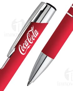 Caneta de metal elegante e durável, ideal para uso no escritório, na escola ou em reuniões de negócios. Feita com materiais de alta qualidade, possui design sofisticado e acabamento brilhante. Perfeita para quem valoriza a escrita e a apresentação de documentos de forma profissional. Adquira já a sua e destaque-se em qualquer ambiente!