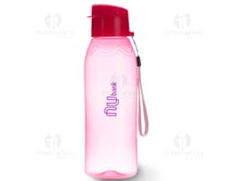 Transparent 700ml plastic bottle with nylon handle. The item includes a label, lid, liquid, and is ideal for storing water.