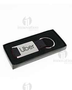 Chaveiro de metal em design elegante para brindes corporativos e eventos especiais. Ideal para promover sua marca com estilo