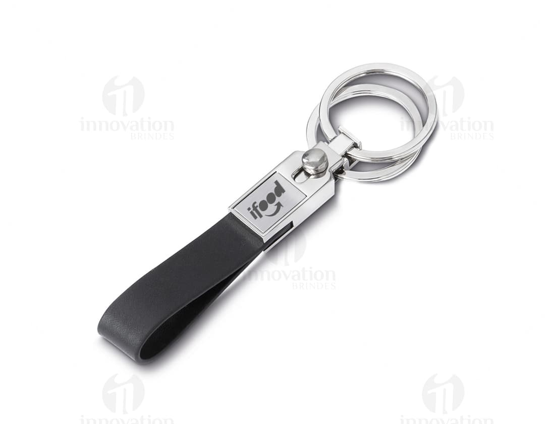 Chaveiro de metal cromado, resistente e seguro para manter suas chaves protegidas. Fabricado em aço inoxidável, com fechadura