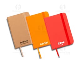 Caderneta tipo moleskine 10,5x7,4 cm, perfeita para o escritório ou estudos. Design elegante e prático para anotações e