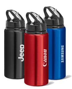 Squeeze de metal 670ml: ideal para manter sua bebida gelada por mais tempo. Feito em material resistente, é o acessório perfeito para manter-se hidratado o dia todo. Adquira já o seu!