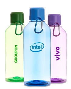 Squeeze Plástico 730ml - Ideal para manter sua hidratação em dia! Perfeito para levar para a academia, trabalho ou passeios ao ar livre. Feito de material resistente, garante durabilidade e praticidade. Com capacidade de 730ml, é perfeito para água, sucos ou chás gelados. Adquira o seu agora e mantenha-se sempre hidratado. Garanta o seu squeeze plástico de qualidade aqui!
