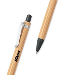 Caneta de bambu esferográfica - Ideal para escrita e desenho, essa caneta de bambu oferece conforto e precisão. Perfeita para escritório, escola ou uso artístico. Adquira a sua agora!
