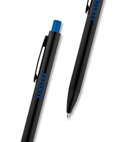 Caneta esferográfica de metal para escrita profissional e confortável. Ideal para uso no escritório, na escola ou em viagens de negócios. Design elegante e durável, trazendo praticidade e sofisticação. Adquira já a sua!