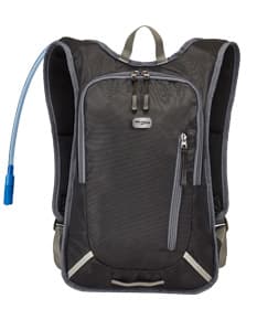 Mochila esportiva em nylon preto, perfeita para viagens e aventuras. Moderna, prática e com alça ajustável para maior