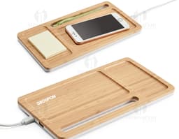 Carregador de celular por indução vintage em madeira texturizada - ideal para escritório ou estudo. Tecnologia moderna com