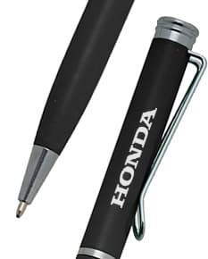 Caneta semimetal ideal para o seu dia a dia no escritório, na escola ou em casa. Com ponta de grafite resistente, tinta de qualidade e design elegante, é perfeita para assinar documentos importantes, escrever notas e desenhar. Adquira já a sua e tenha sempre à mão um instrumento de escrita de alta qualidade.