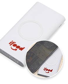 Carregador portátil por indução mantém seus dispositivos carregados em movimento. Ideal para quem está sempre em trânsito.