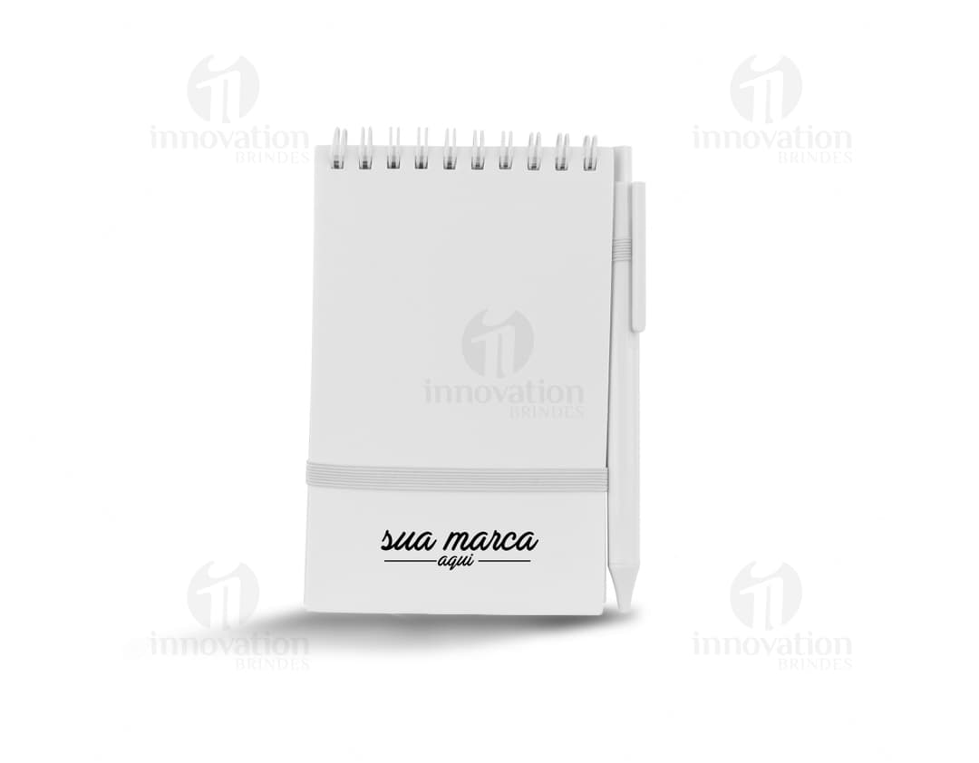 Bloco de anotações com caneta é a solução perfeita para organizar suas ideias e tarefas diárias. Feito em plástico