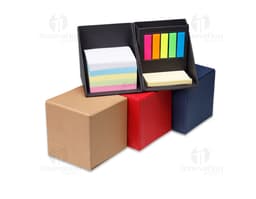 Bloco de Anotações em Cartonagem Isolada. Design moderno e prático, perfeito para manter suas anotações organizadas. Ideal