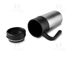 Caneca 450ml de metal prateado para café. Ideal para começar o dia com estilo e aromas frescos. Um objeto de cozinha
