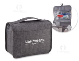 Necessaire preta de poliéster com espaço interno, ideal para armazenar objetos, equipamentos e dinheiro com segurança.
