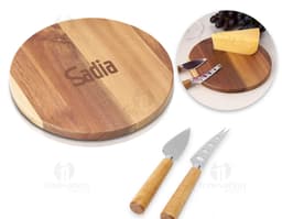 Kit Queijo 3 Peças: o acessório perfeito para os amantes de queijo. Este conjunto inclui utensílios de alta qualidade para