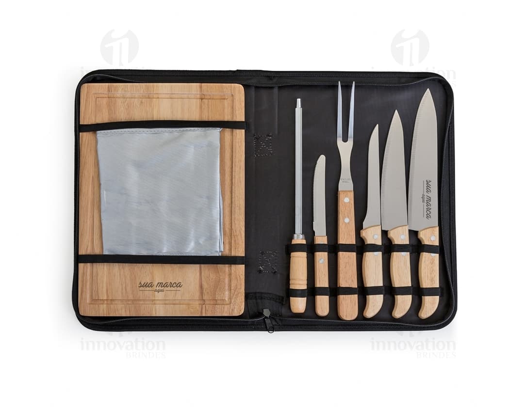 BBQ tool set 8 pieces in a retro leather case. A stylish and designed accessory for your BBQ. Set of stainless steel knives