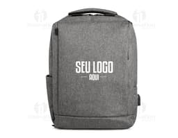 Mochila para notebook em couro marrom vintage com design elegante e prático. Perfeita para viagens de negócios ou uso diário.