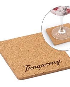 Porta Copos de Cortiça Natural - Ideal para proteger sua mesa de arranhões e manchas. Prático e elegante, perfeito para qualquer ambiente. Adicione um toque rústico à decoração da sua casa ou escritório. Compre já o seu! #portacopos #cortiça #decoração #proteção #brinde