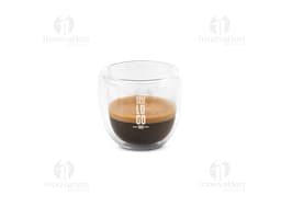 Conjunto de café de luxo com xícara e pires de porcelana - perfeito para saborear um delicioso café fresquinho em qualquer
