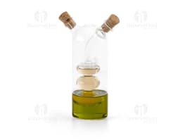 Galetero de vidrio con tres recipientes, uno para aceite, otro para vinagre y un tercero para salsa de chile. Cada recipiente